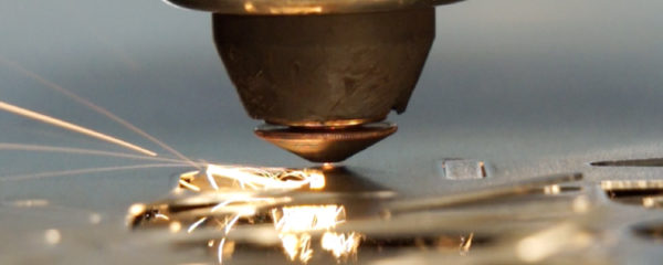 Découpe de plaque d'acier
